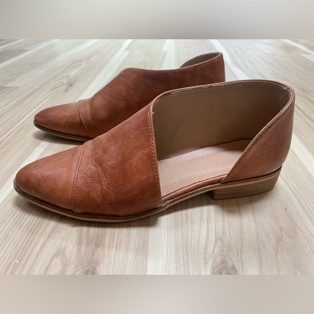 Catherine Malandrino Open Side Flats Camel Color US 7.5